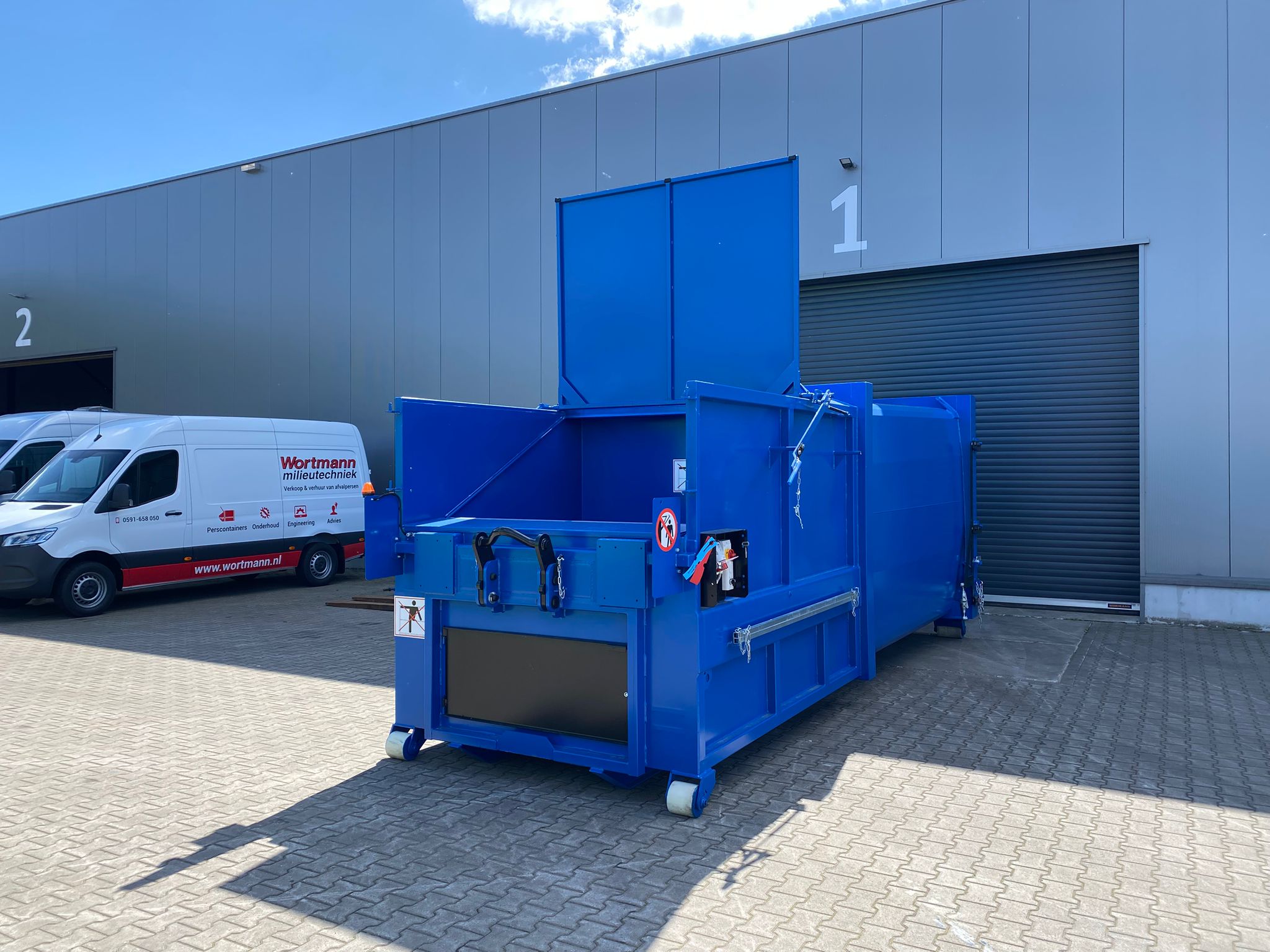 Avermann MPC20PEL perscontainer met hefkantelaar uit voorraad